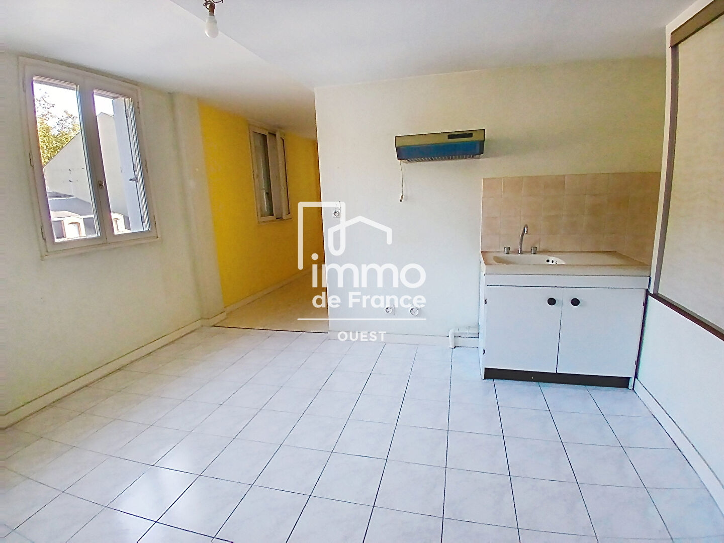 EXCLUSIVITE  un appartement Laval centre ville  rive droite 26 m2