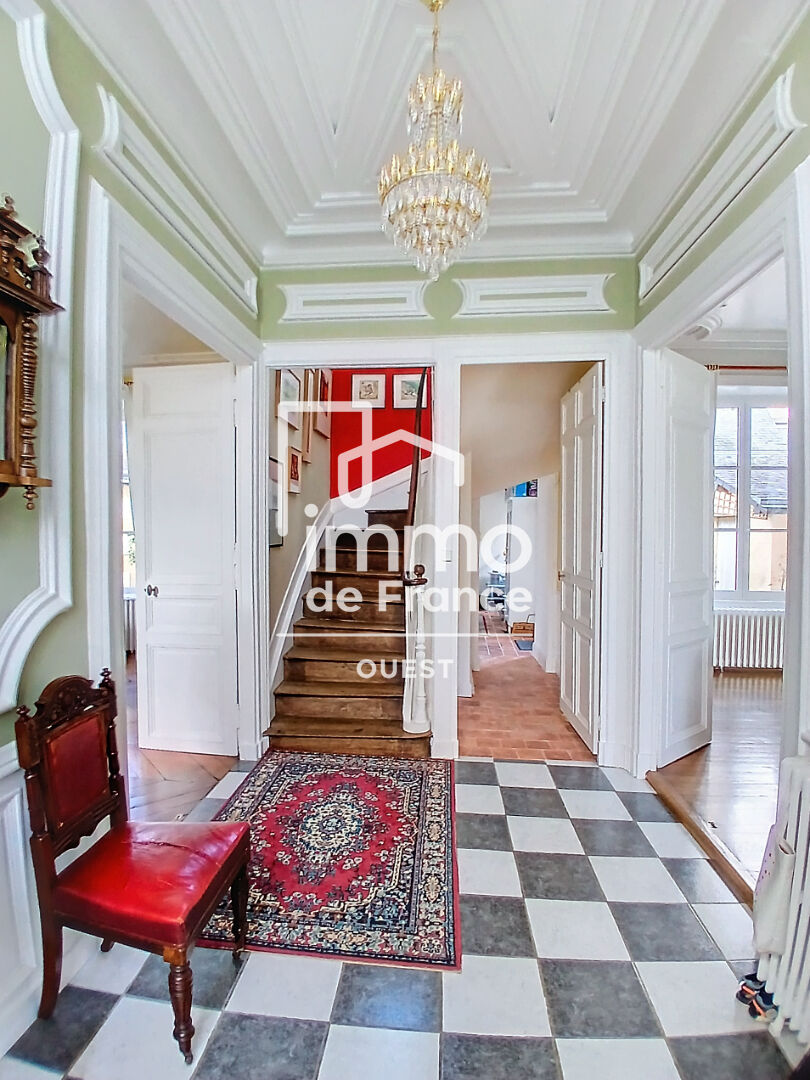 Photo Belle maison de caractère à Craon 170m2 et dépendances image 2/6