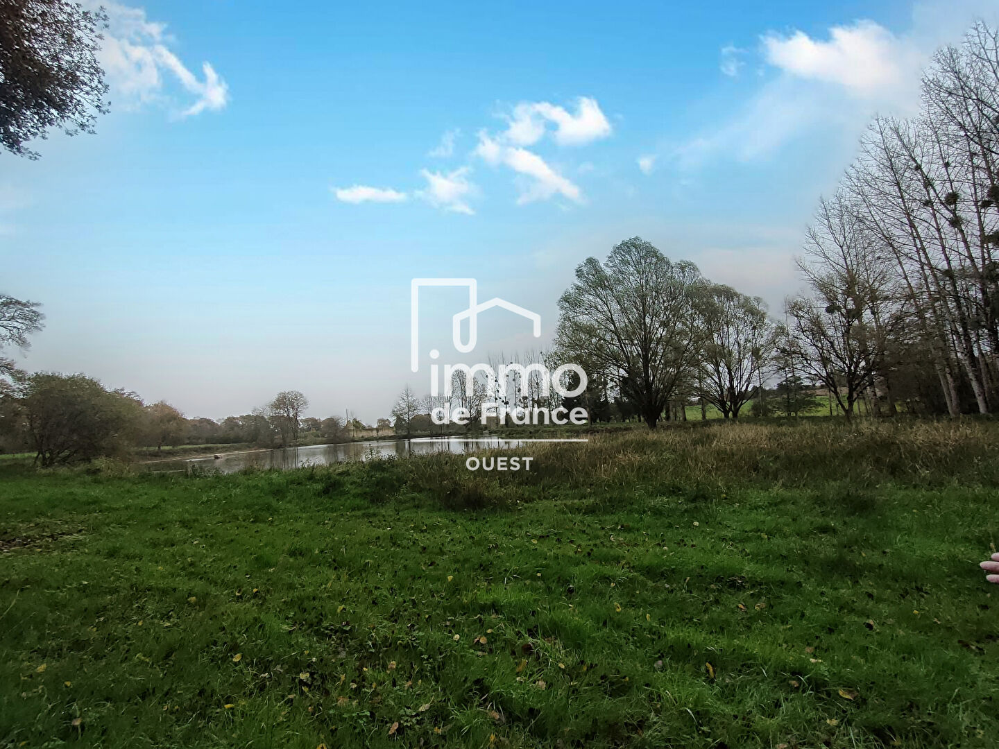 Photo Etang - ST-CHRISTOPHE-DU-LUAT image 2/5