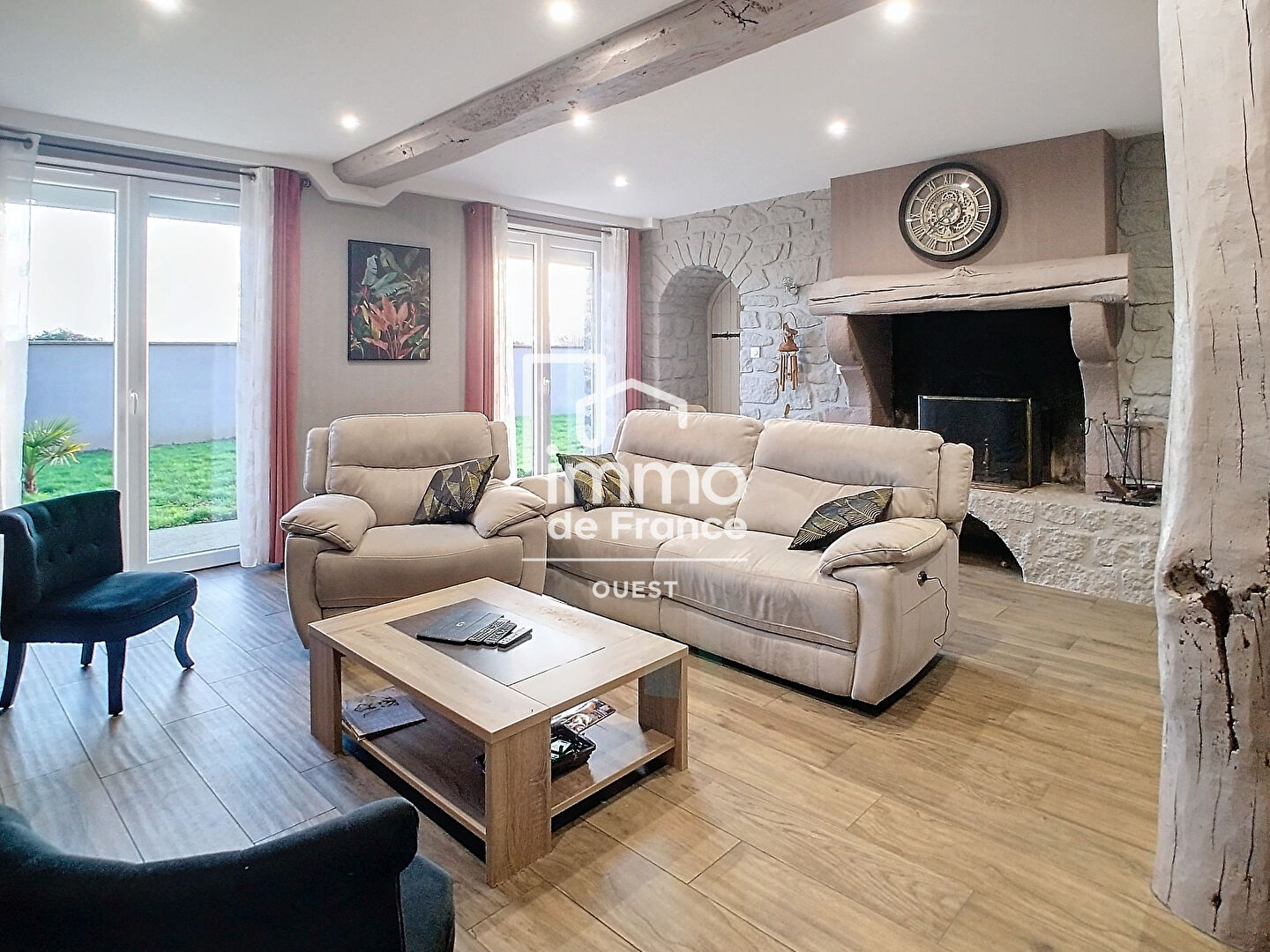 Photo Maison 8 pièce(s) 199 m2 image 2/6