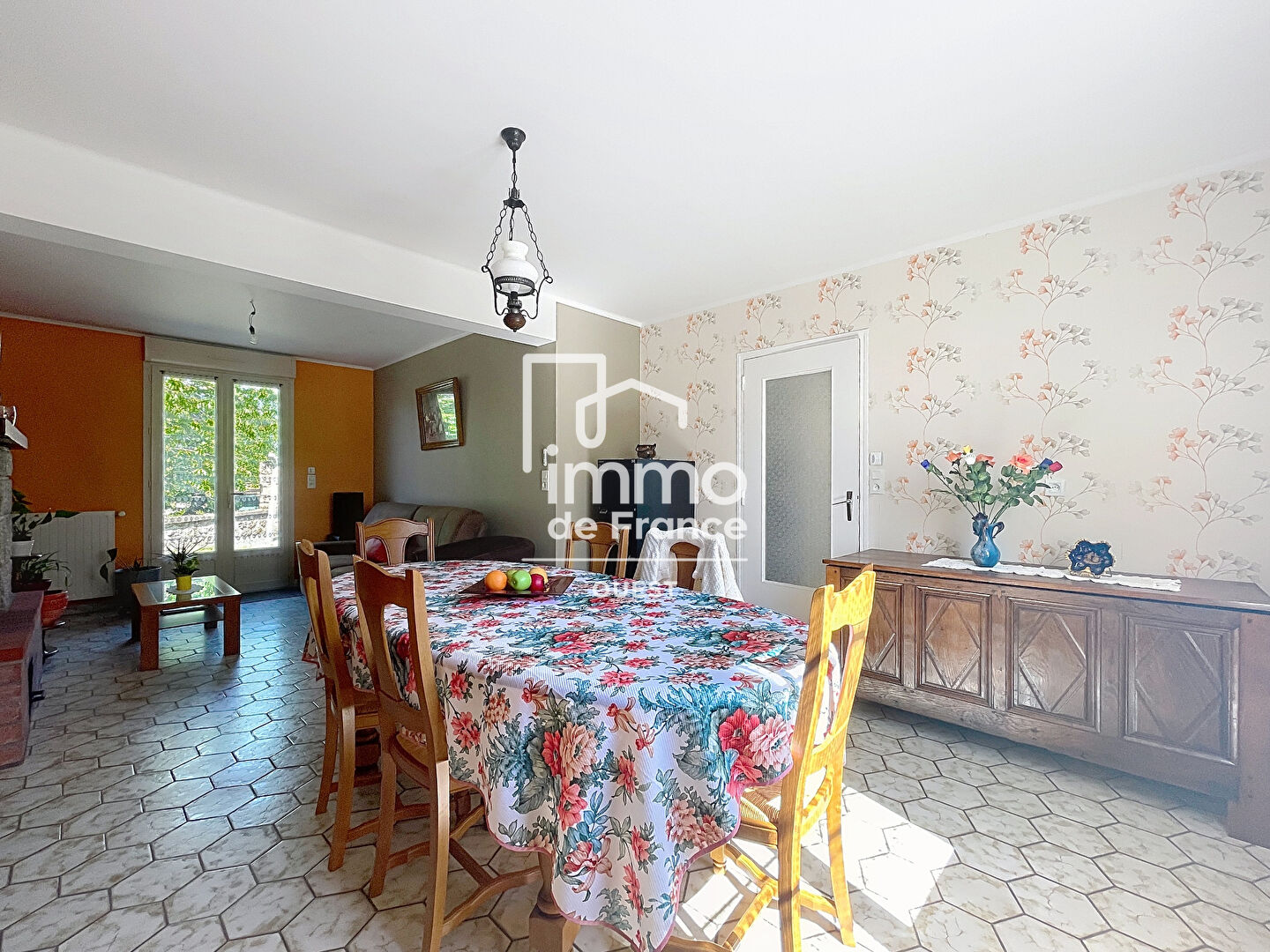 Photo Maison + ancien commerce - STE-GEMMES-LE-ROBERT image 2/6