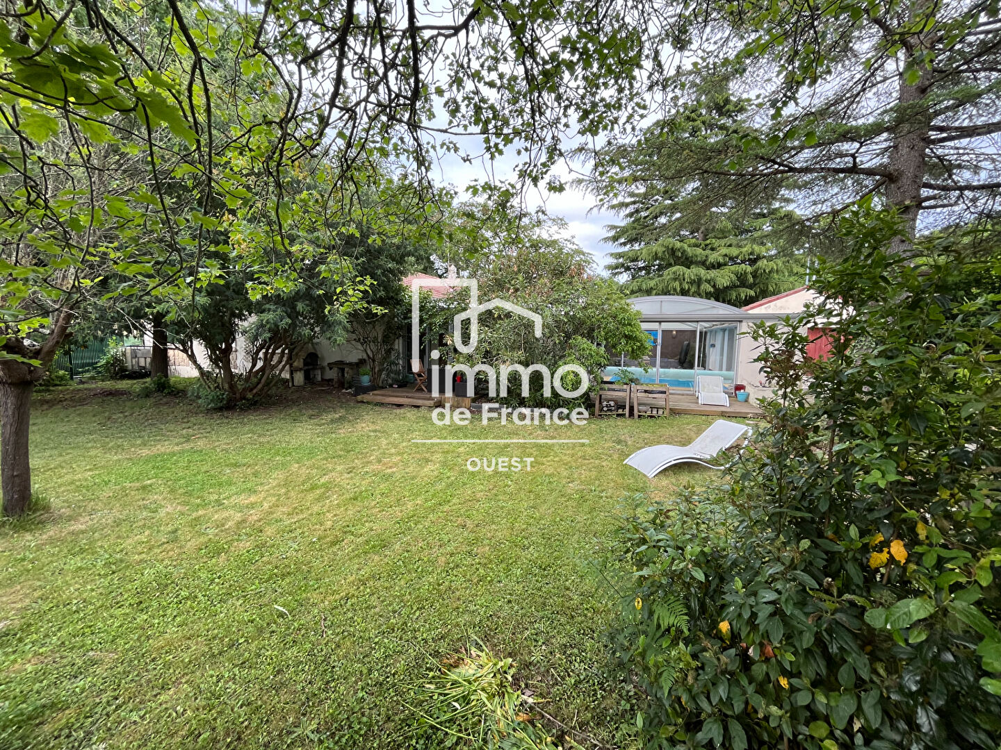 Photo Maison  T5 de 178 m2 avec piscine sur 800 m² de terrain. image 3/6