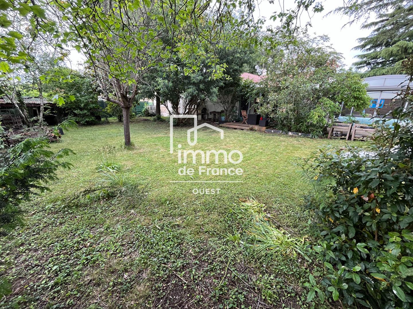 Photo Maison  T5 de 178 m2 avec piscine sur 800 m² de terrain. image 4/6