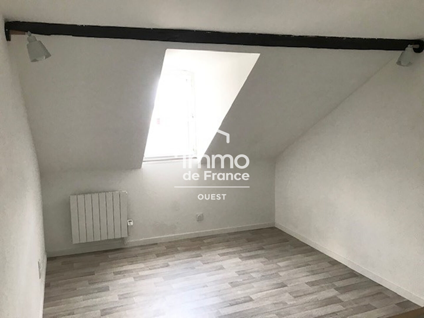 Photo Studio rénové à vendre - ANGERS Saint-Jacques - Idéal investisseur image 3/6