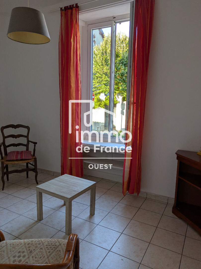 Photo T2 de 36m2 avec cour privative image 2/6