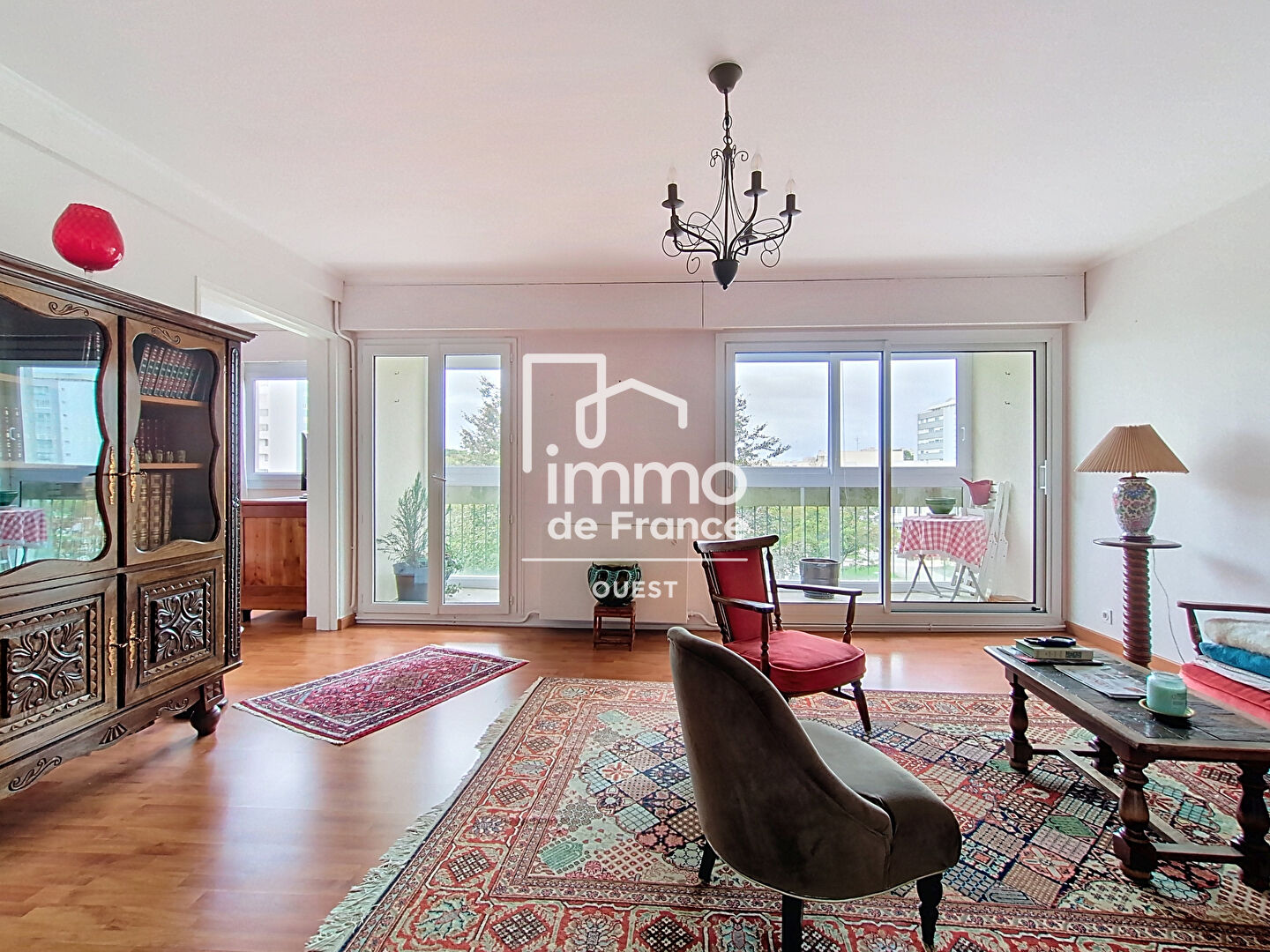 Photo Appartement  3 pièces 96 m2 image 2/6