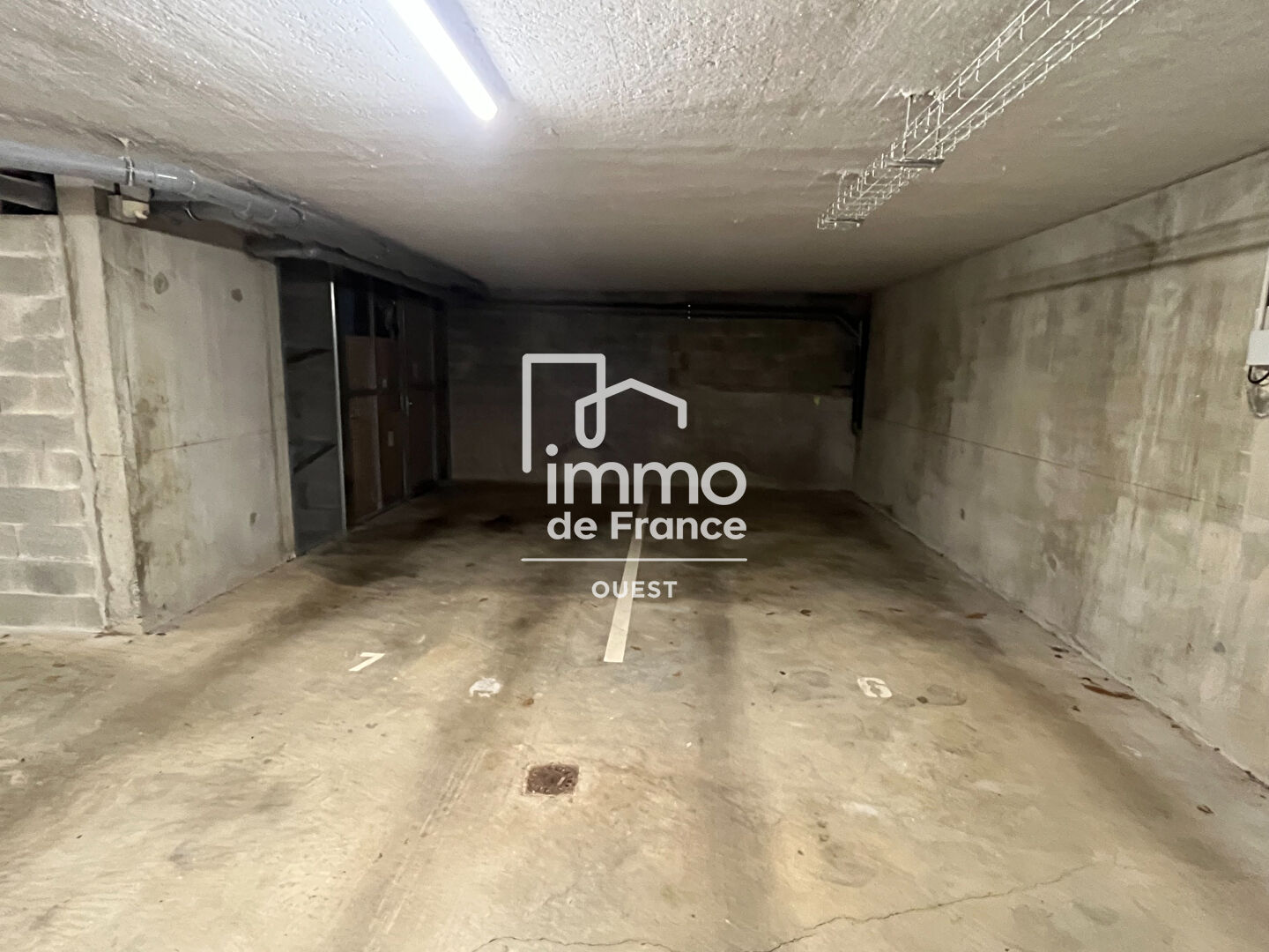 Photo Place de Parking sécurisée en sous sol dans une résidence récente image 2/3