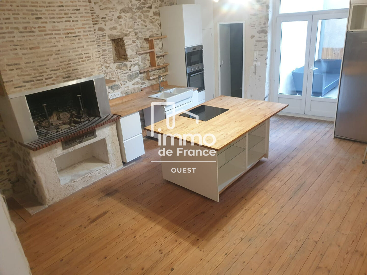 Photo Immeuble Laval 179m2 image 1/6