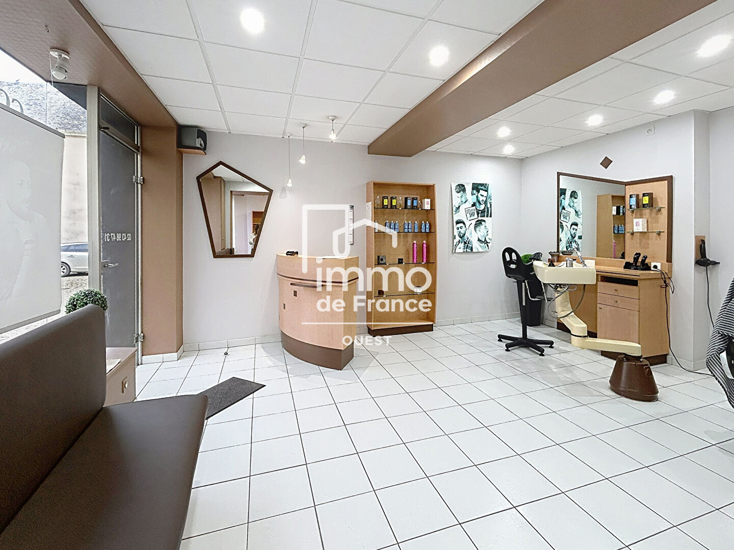 Photo Local commercial Meslay Du Maine image 1/4