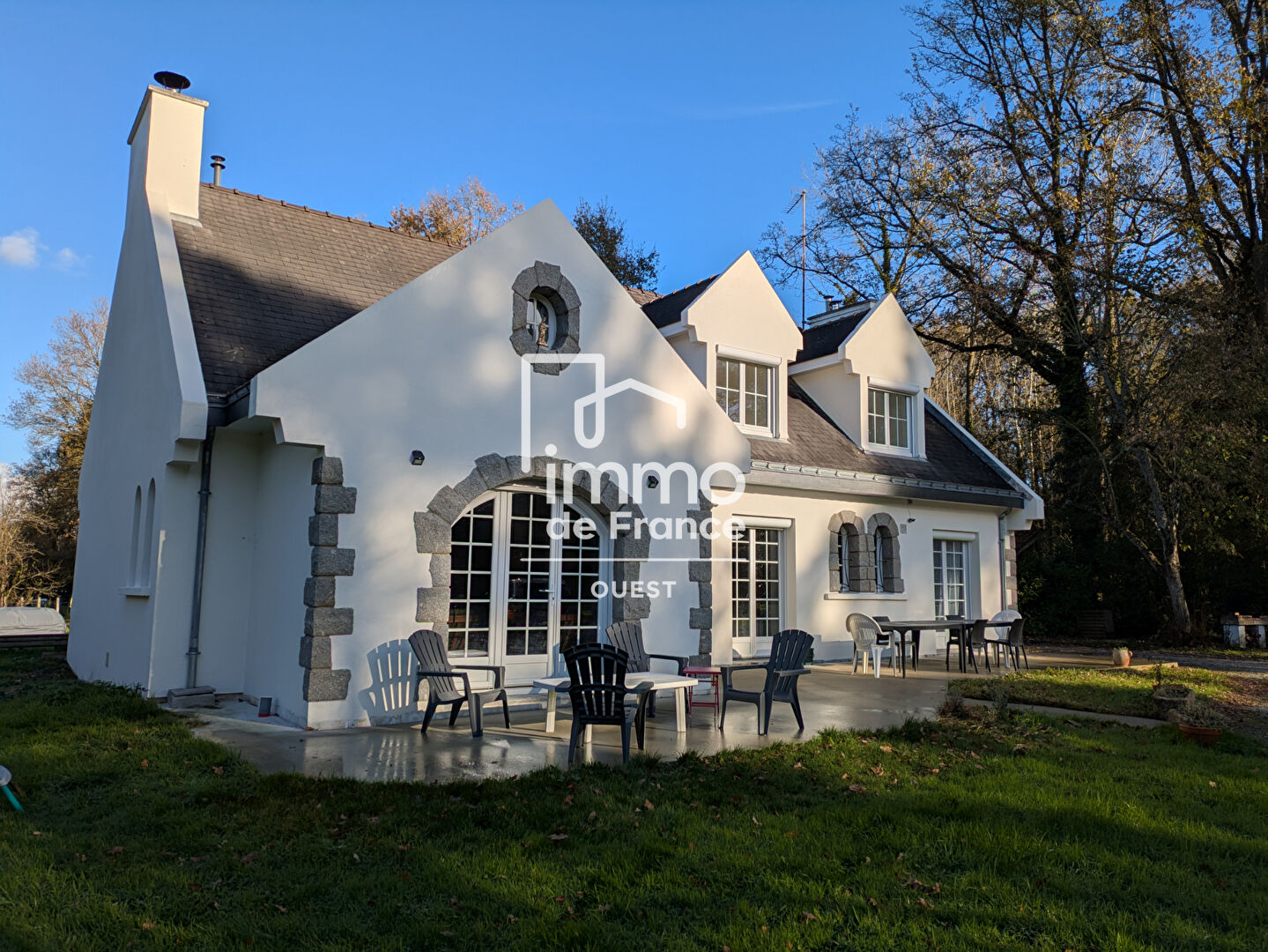 Maison à 10 mn d'Angers terrain 22 000 m²