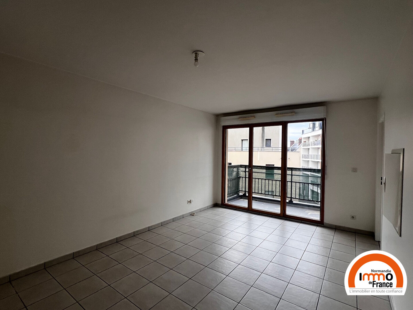 LOGEMENT CONVENTIONNE - ROUEN - F3 de 64,9 m² avec parking.
