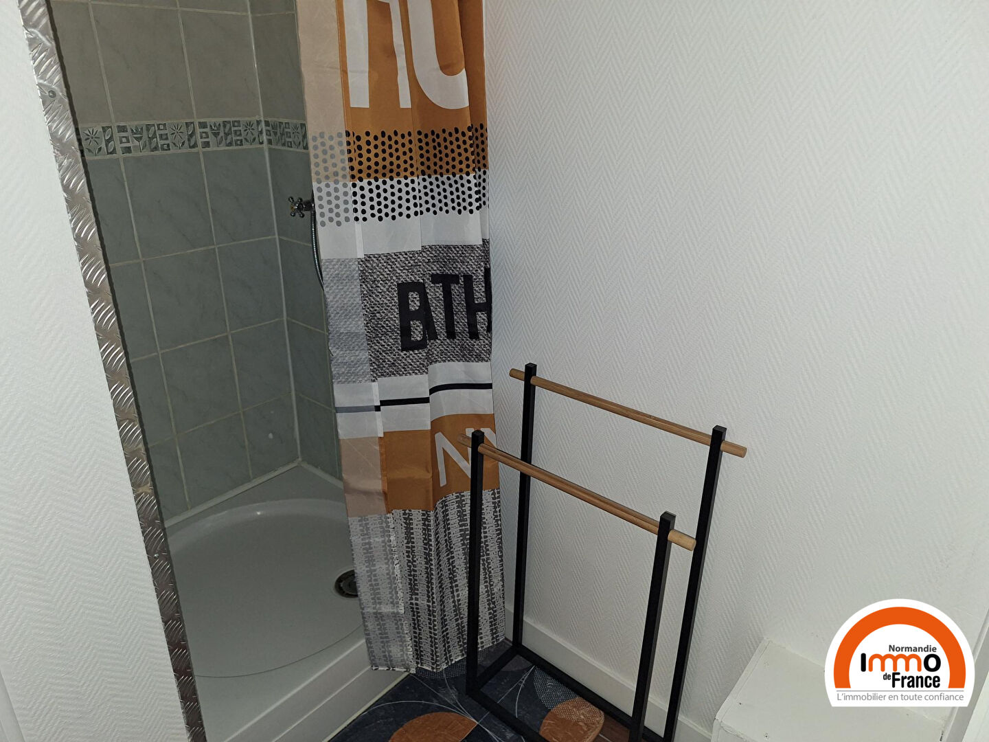 Photo PROCHE STATION DE METRO PALAIS DE JUSTICE - STUDIO MEUBLE de 33 m² image 5/6