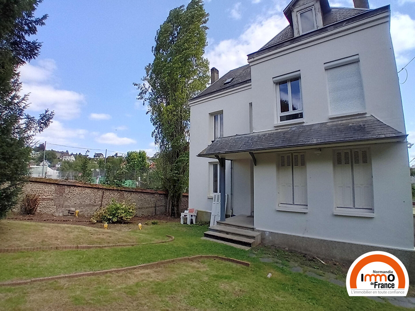 Photo MONT SAINT AIGNAN rue de la Fraternité // Studio MEUBLE de 12,11 m² image 1/5