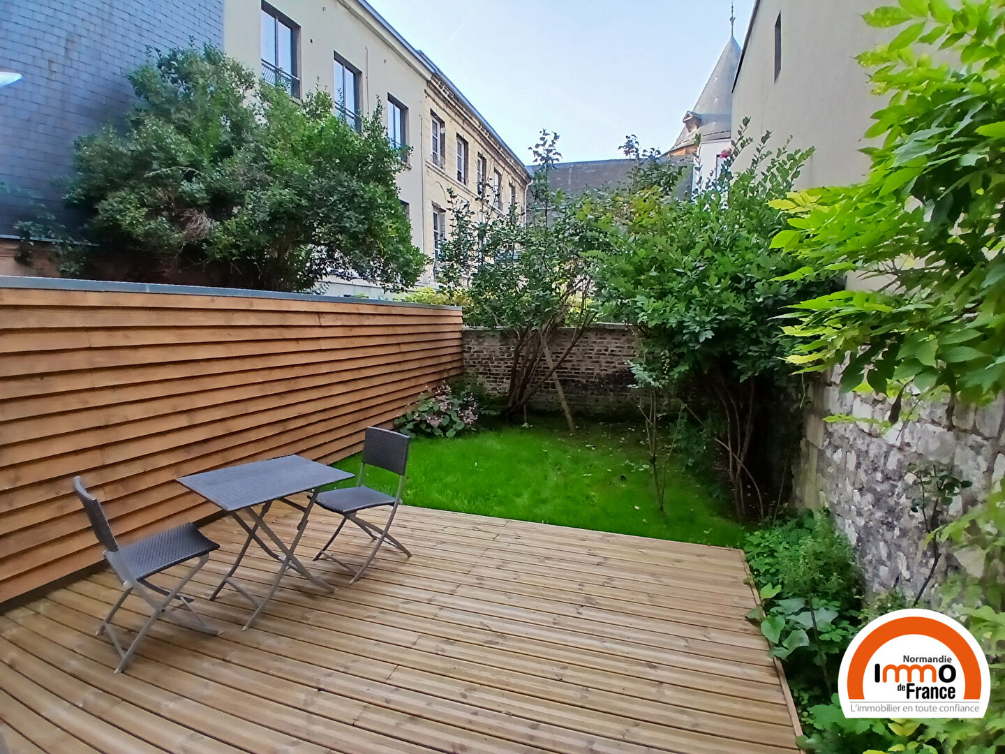 studio rénové avec jardin