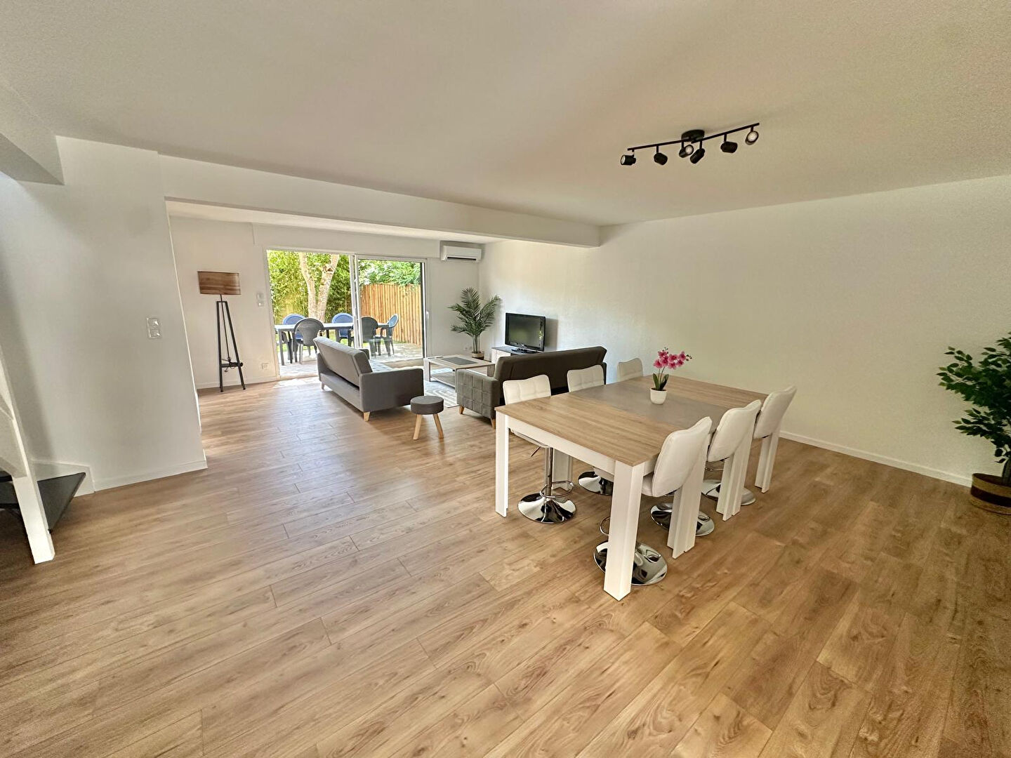 Agence immobilière de 
 IMMOSOLUTIONS - IMMOSOLUTIONS 

