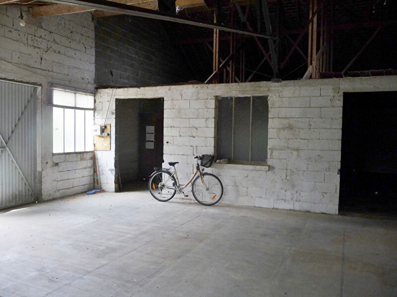Photo Entrepôt / local industriel Gennes 4 pièce(s) image 2/4