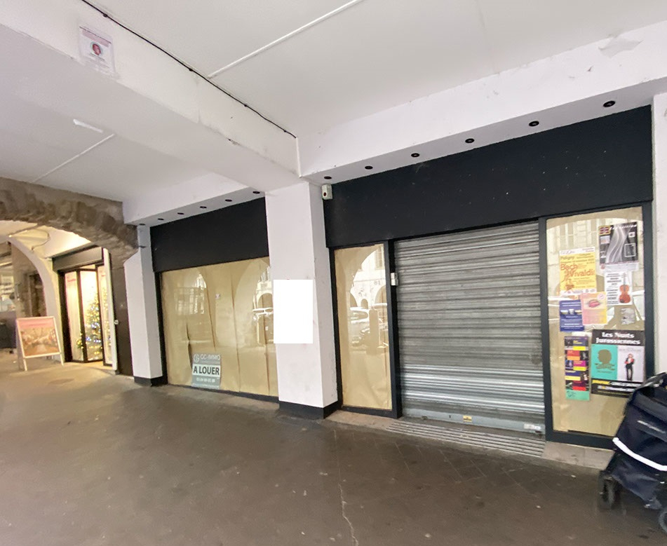 Local commercial Lons Le Saunier 106 m2