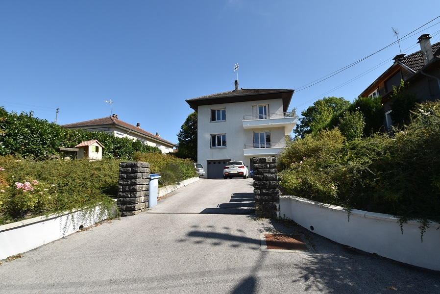 Agence immobilière de 
 Immobilac Franco Suisse - IMMOBILAC FRANCO SUISSE 
