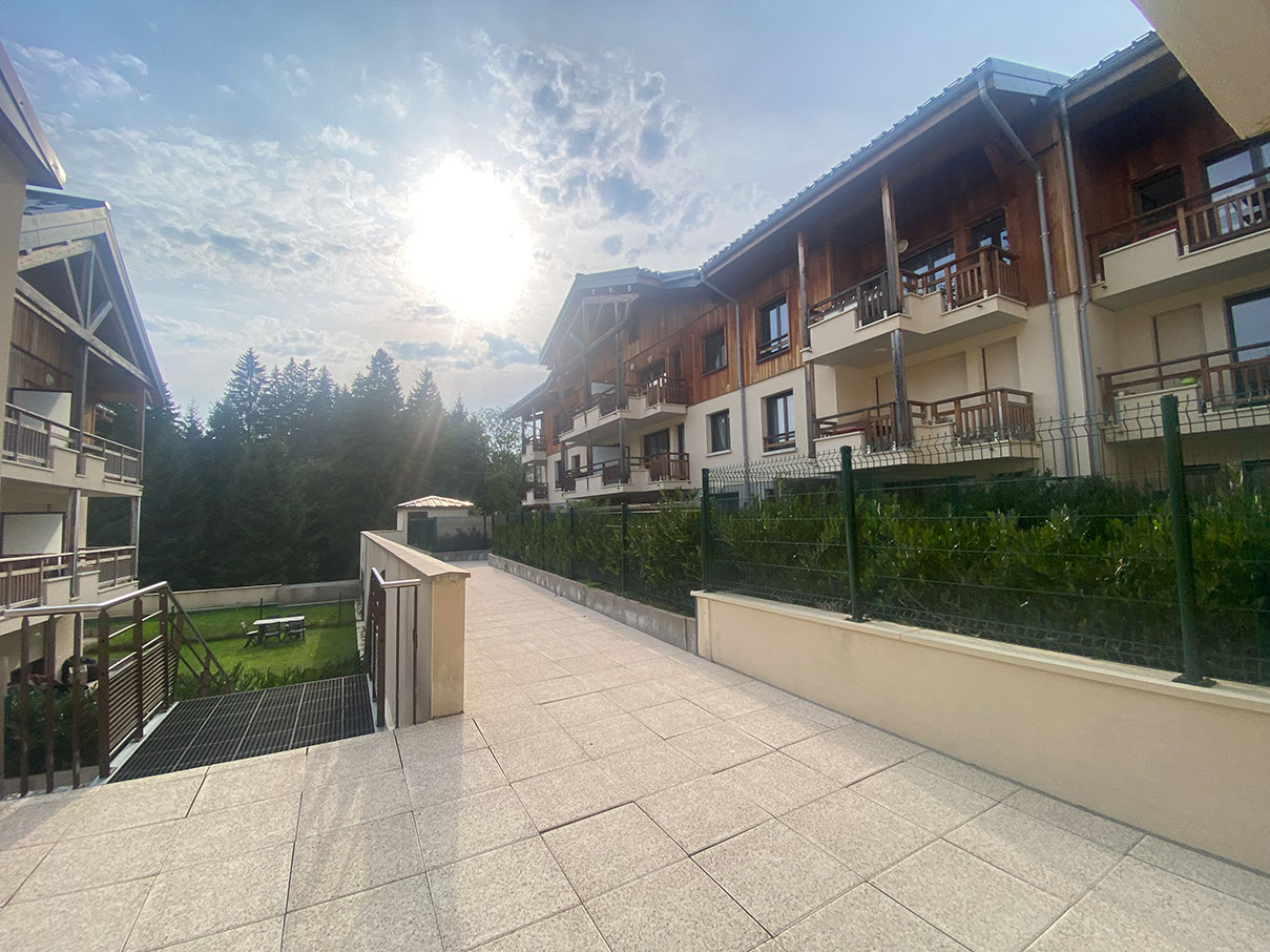 Agence immobilière de 
 Immobilac Franco Suisse - IMMOBILAC FRANCO SUISSE 
