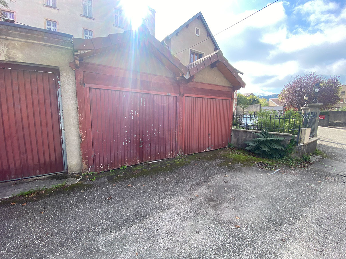 Agence immobilière de 
 Immobilac Franco Suisse - IMMOBILAC FRANCO SUISSE 
