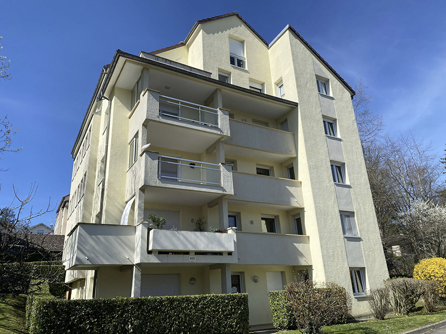 Agence immobilière de 
 Immobilac Franco Suisse - IMMOBILAC FRANCO SUISSE 
