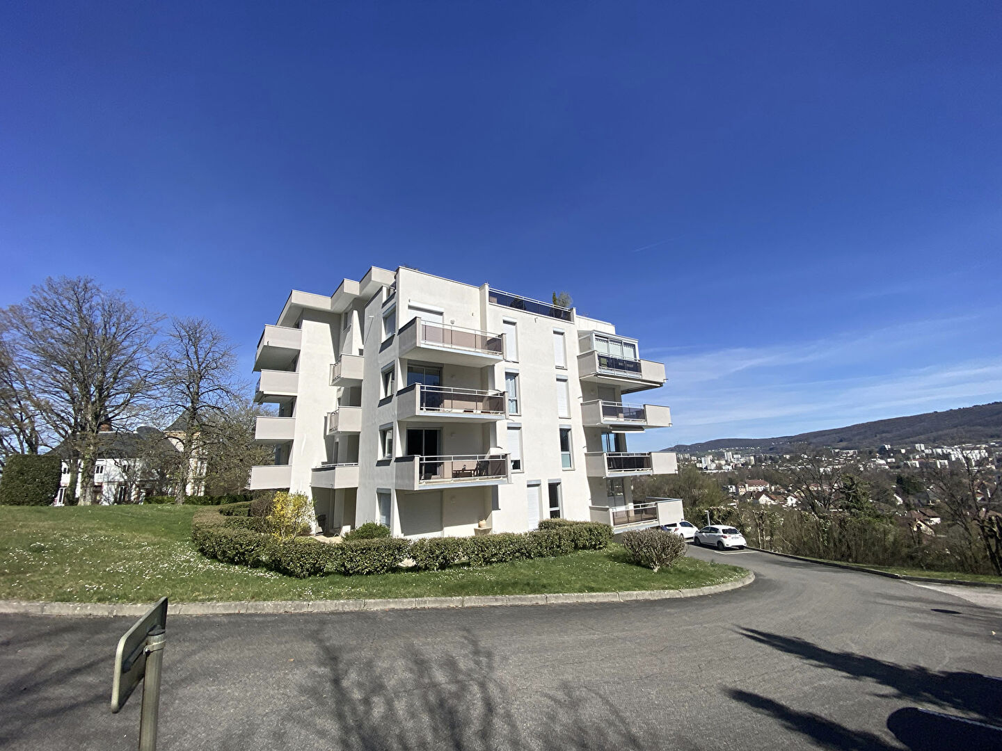 Agence immobilière de 
 Immobilac Franco Suisse - IMMOBILAC FRANCO SUISSE 
