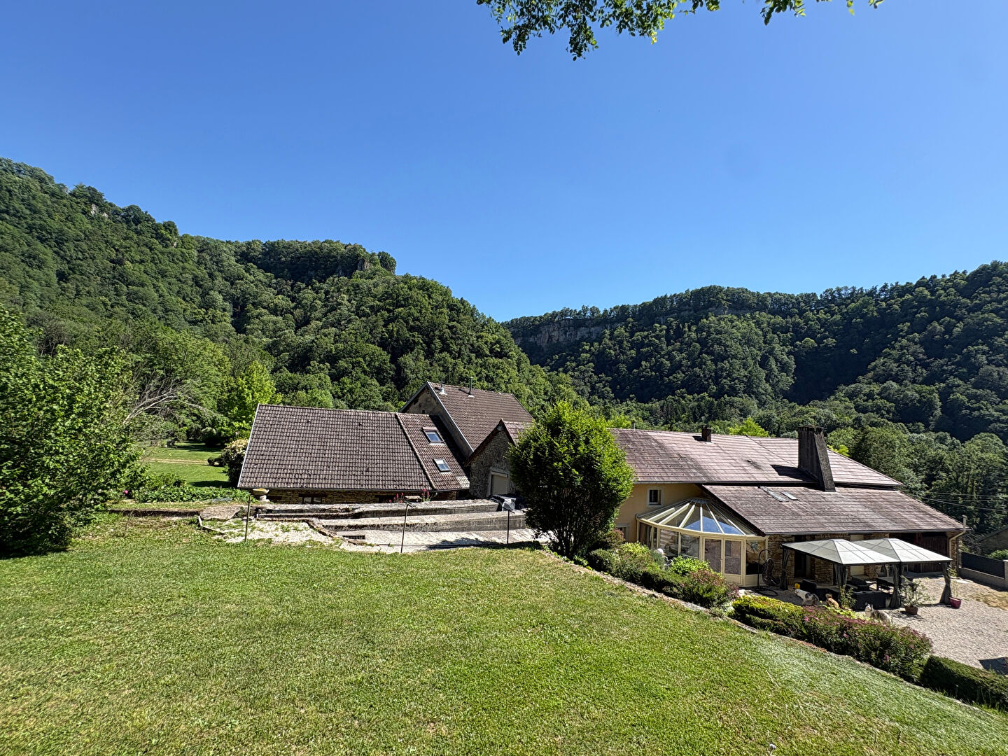 Agence immobilière de 
 Immobilac Franco Suisse - IMMOBILAC FRANCO SUISSE 
