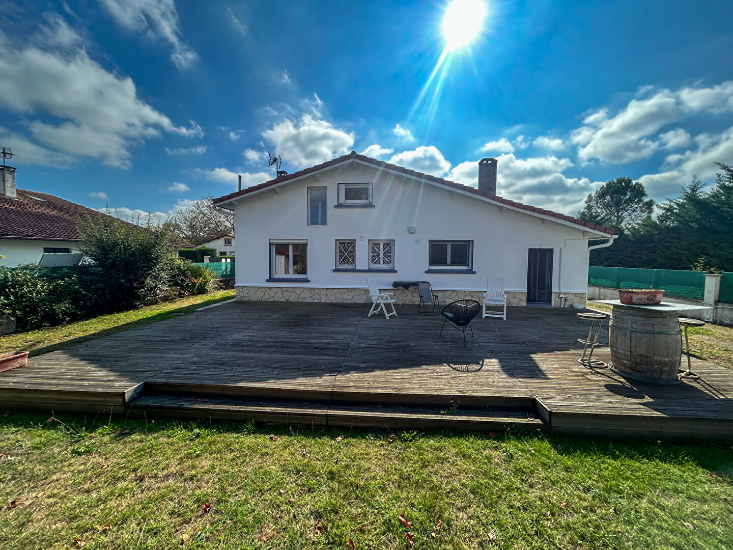 Villa  F5 sur terrain 1045 m² à 10 45 m² au sud de mont de marsan