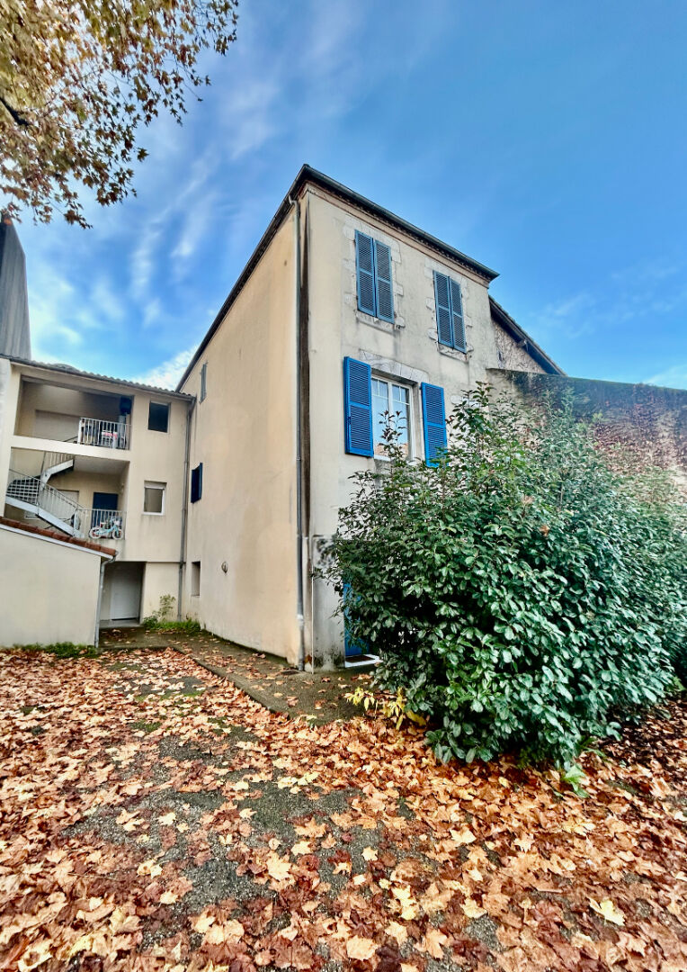 Photo Immeuble de 9 appartements entièrement loué image 2/6