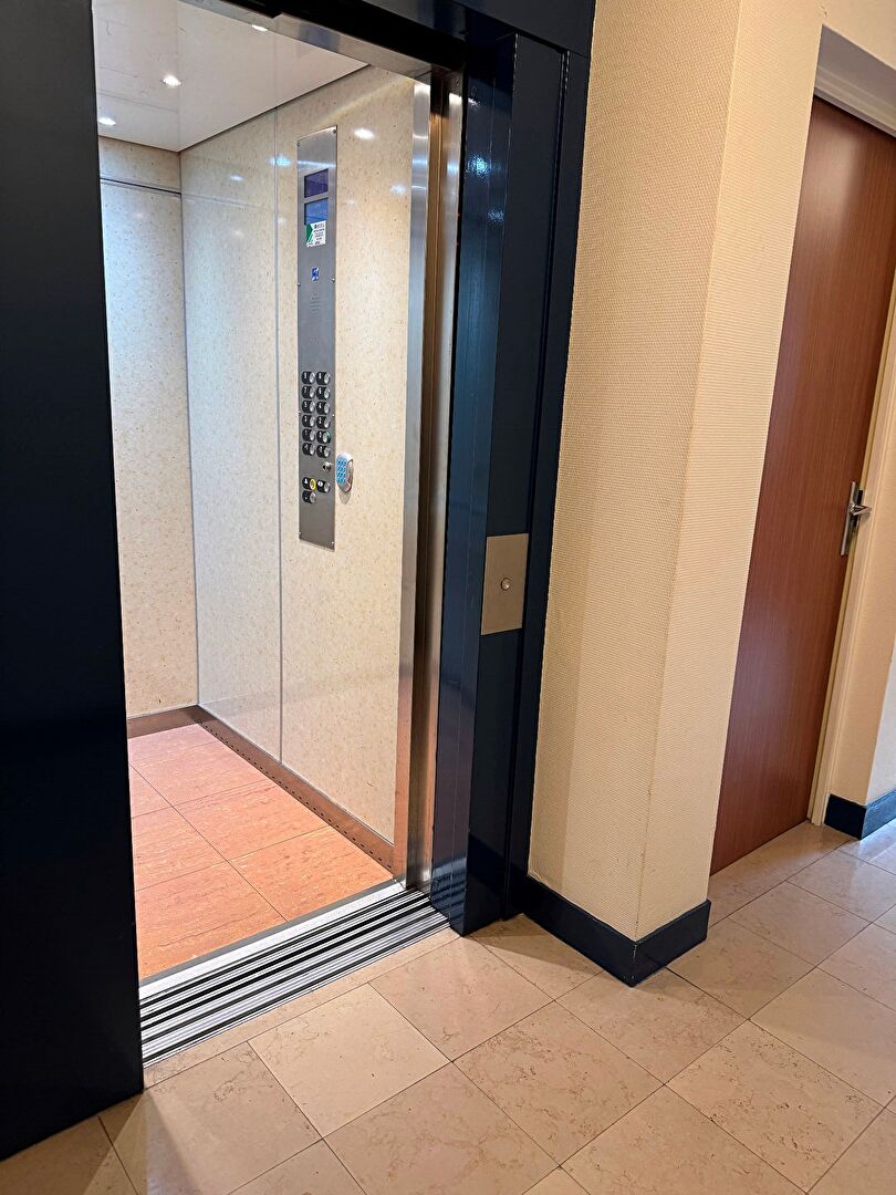 Photo METRO CONVENTION Appartement 2 pièces 55 m² 75015 Paris : image 6/6