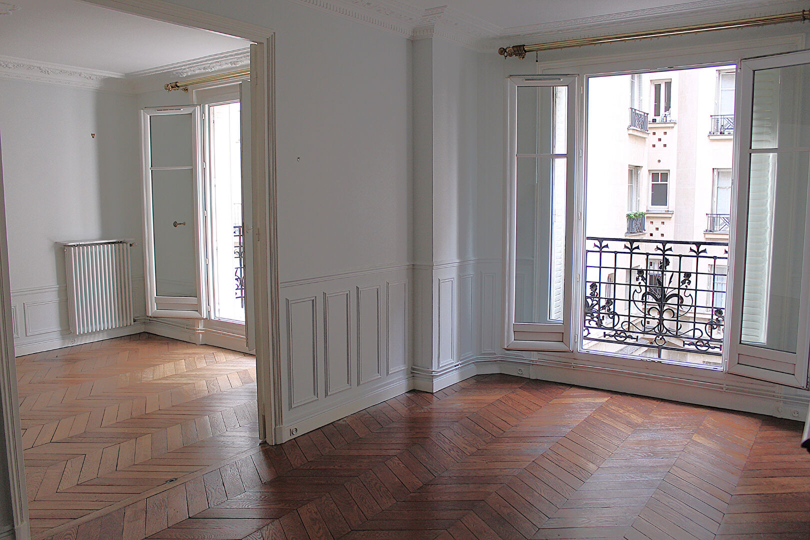 Photo Paris 4 pièce(s) 84.80m² avec balcons image 1/6