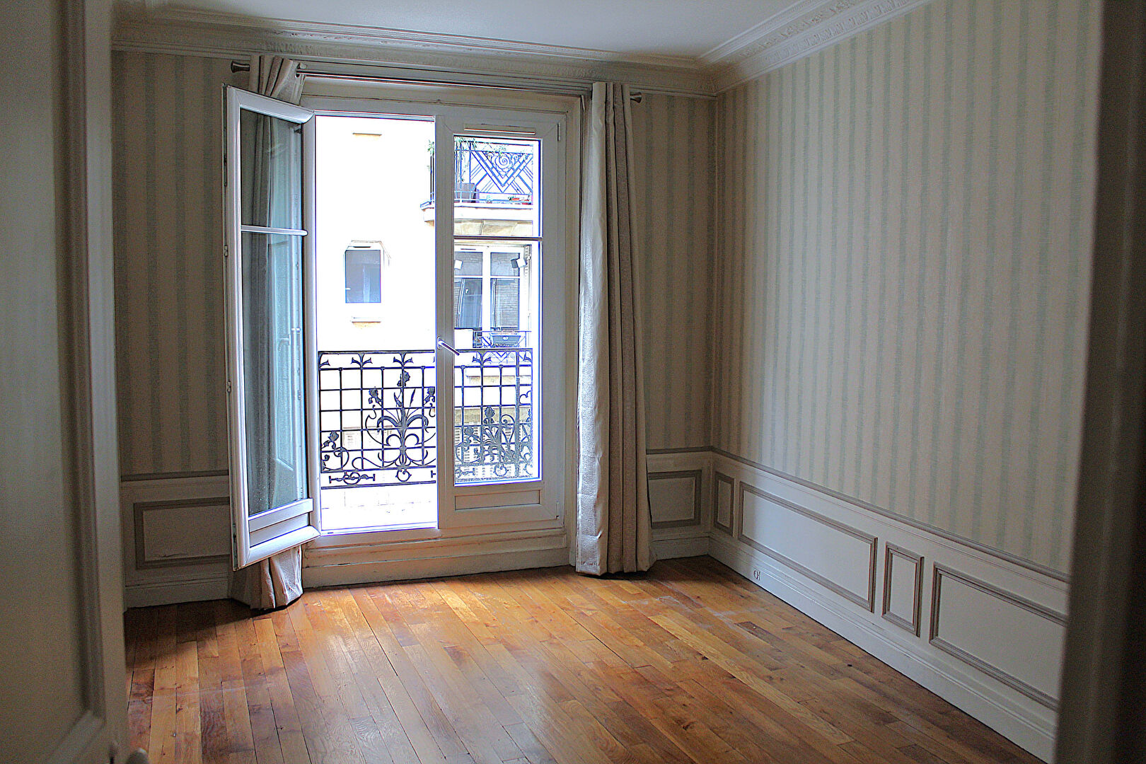 Photo Paris 4 pièce(s) 84.80m² avec balcons image 5/6