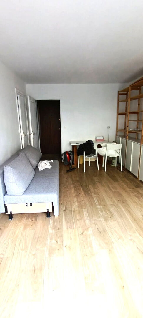 Photo PARIS 15ème, Studio de 26m² avec balcon de 2,50m² image 2/5