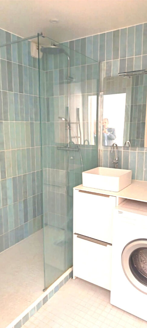 Photo PARIS 15ème, Studio de 26m² avec balcon de 2,50m² image 4/5