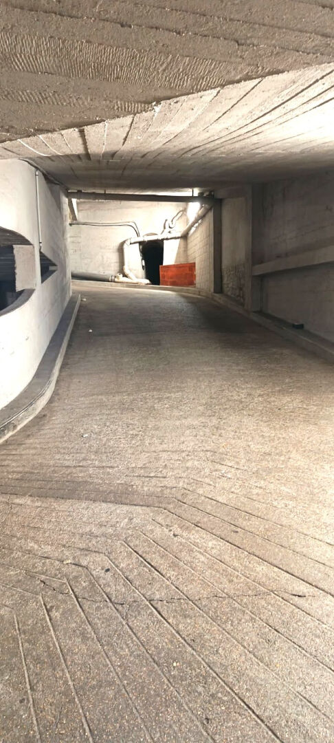 Photo Parking  de 11m² à Paris 15ème quartier Convention image 4/4