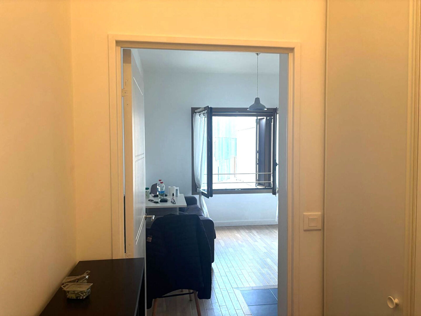 Photo PARIS 19ème, Studio meublé 24m² en étage avec ascenseur. image 4/6