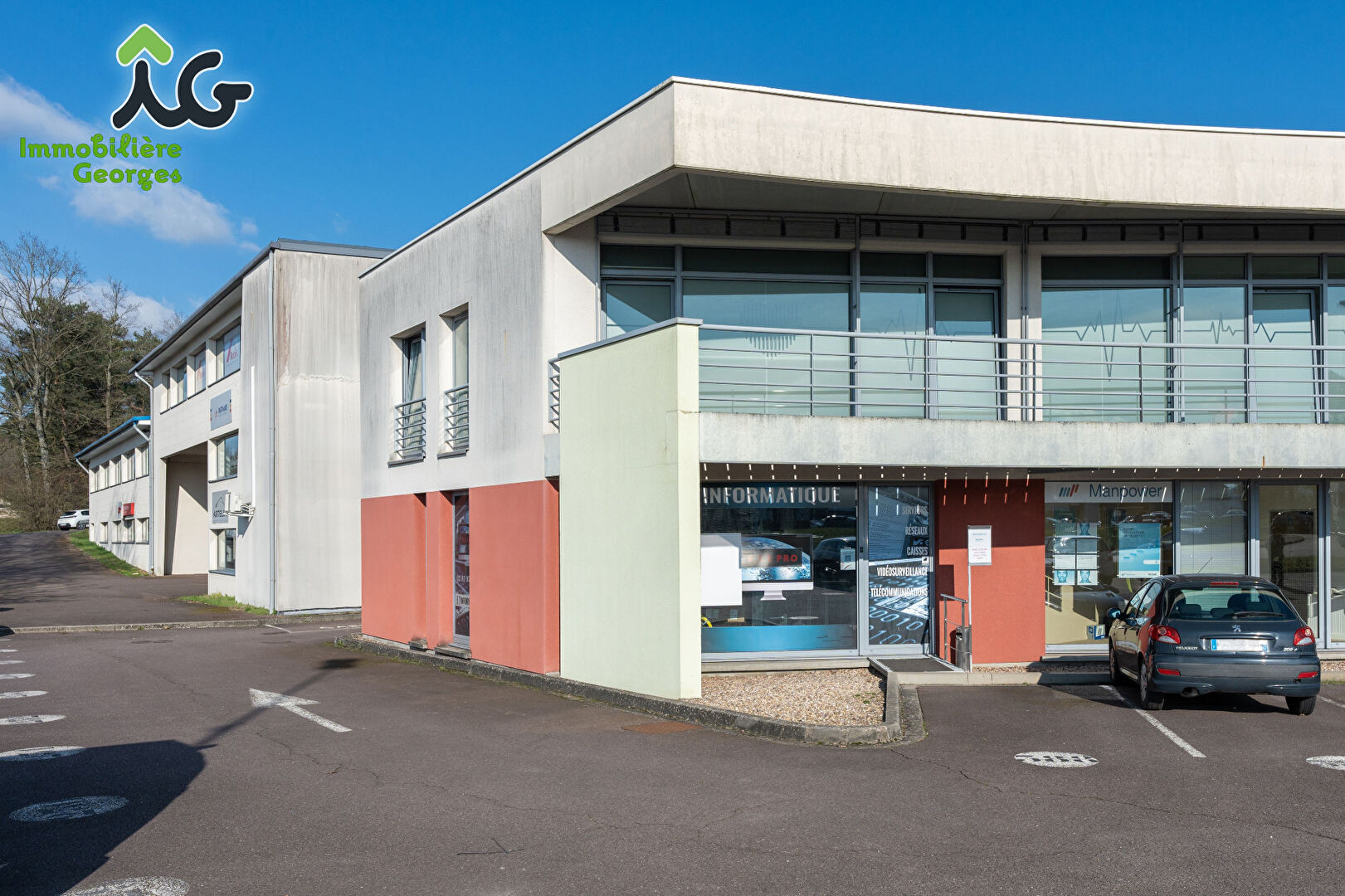 SAINT AVOLD Bureaux 158 m² + parkings extérieurs avenue Longchamps