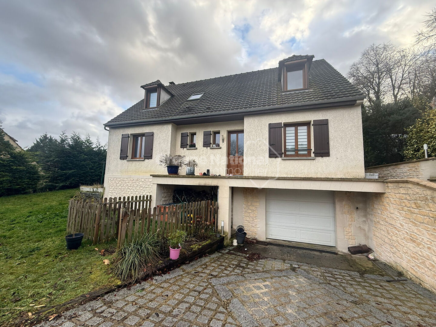 Photo PAVILLON MELLO PROCHE - 7 pièce(s) - 146 m2 image 2/6