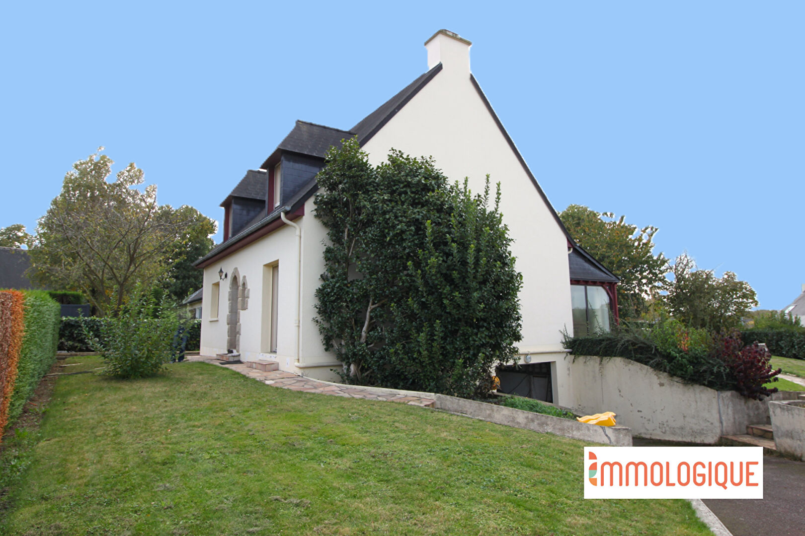 Maison Nouvoitou 6 pièces de 105 m2 sur sous-sol enterré