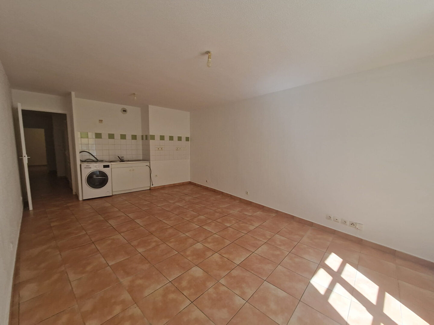 Vente Appartement de 2 pièces 48 m² - HYERES 83400 | IMOGROUP HYERES - IMOGROUP photo2