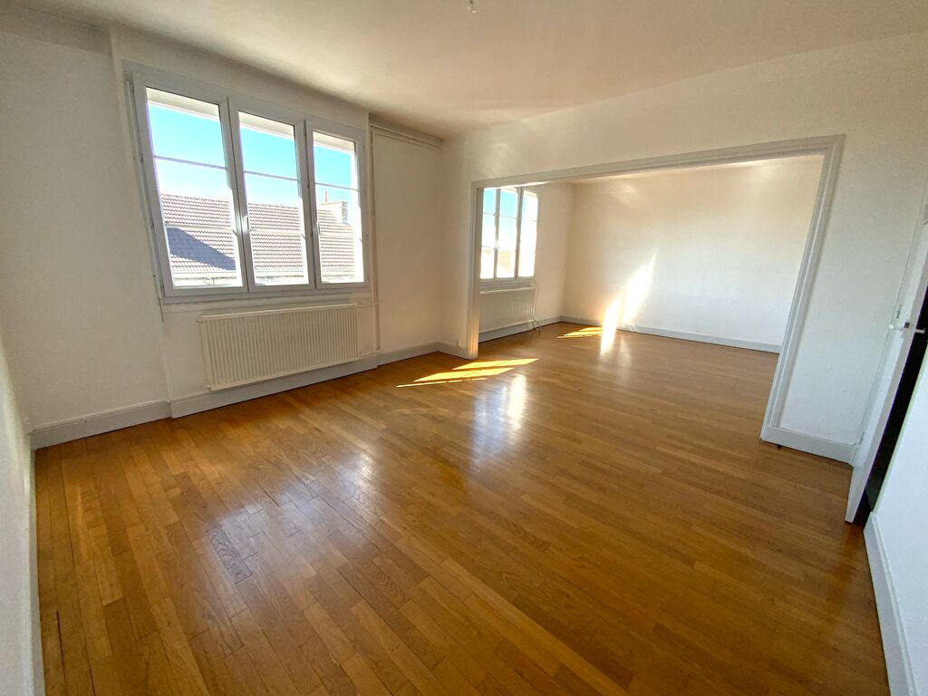 Appartement T4  dans immeuble calme- 94 m²