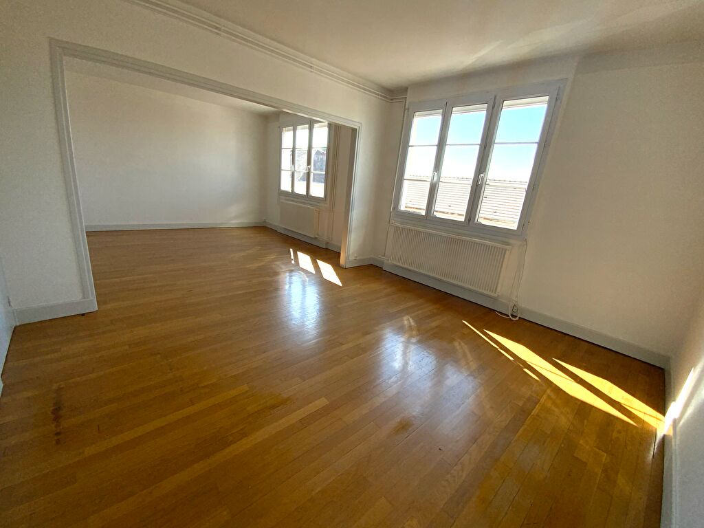 Photo Appartement T4  dans immeuble calme- 94 m² image 2/5
