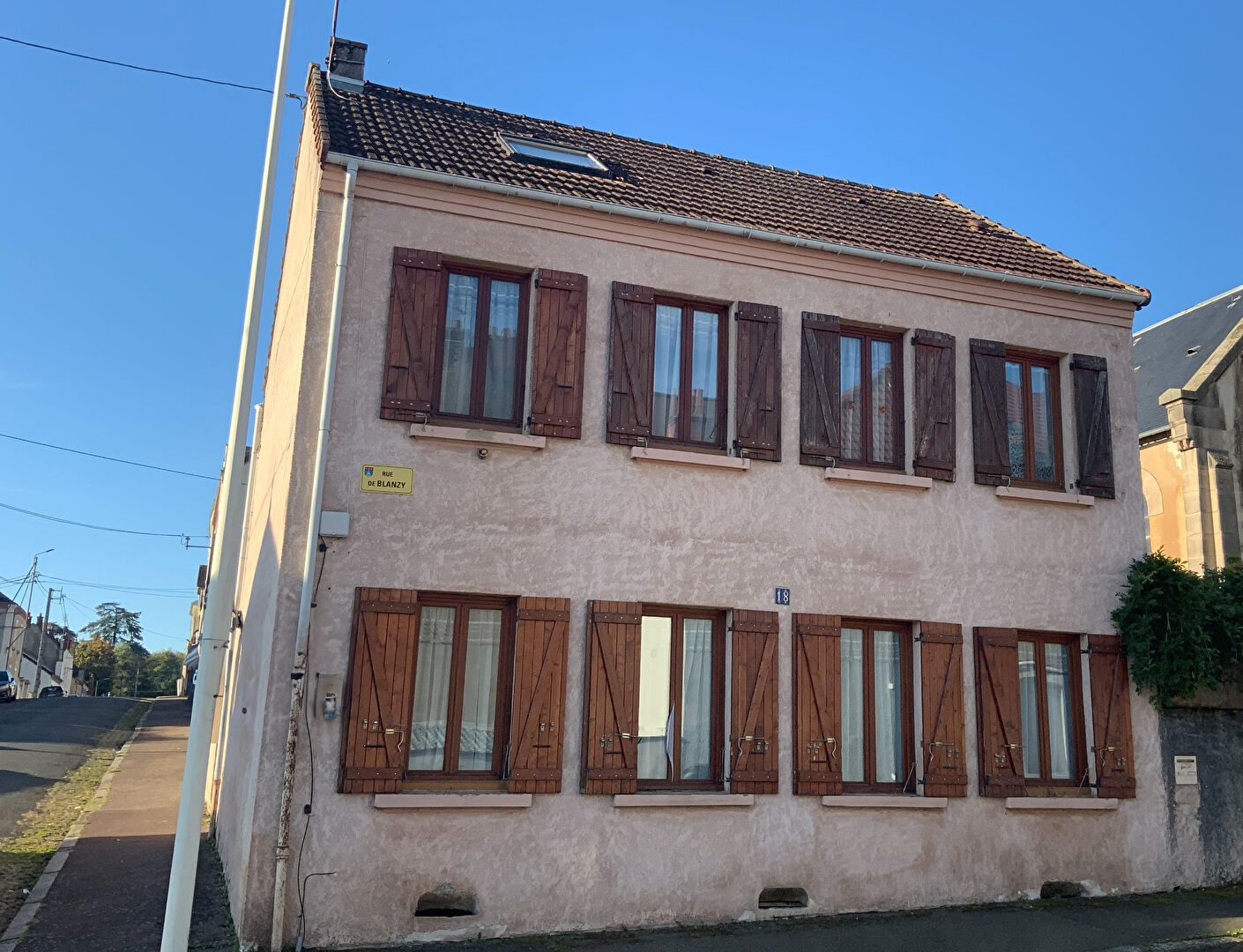 Photo LE CREUSOT - PROCHE COMMODITÉS image 1/6