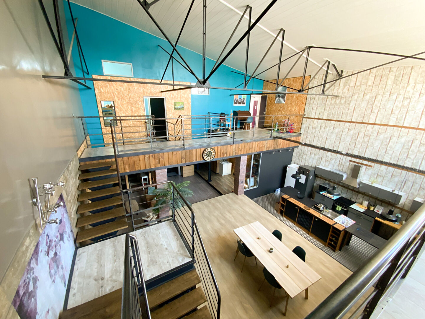 CENTRE VILLE - LOFT AVEC GRANDE TERRASSE SANS VIS A VIS
