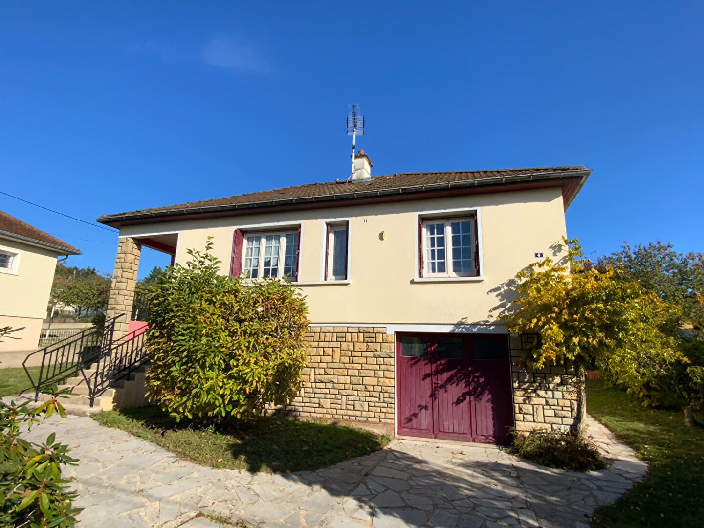 Photo LE CREUSOT -  SECTEUR PAVILLONNAIRE image 1/6