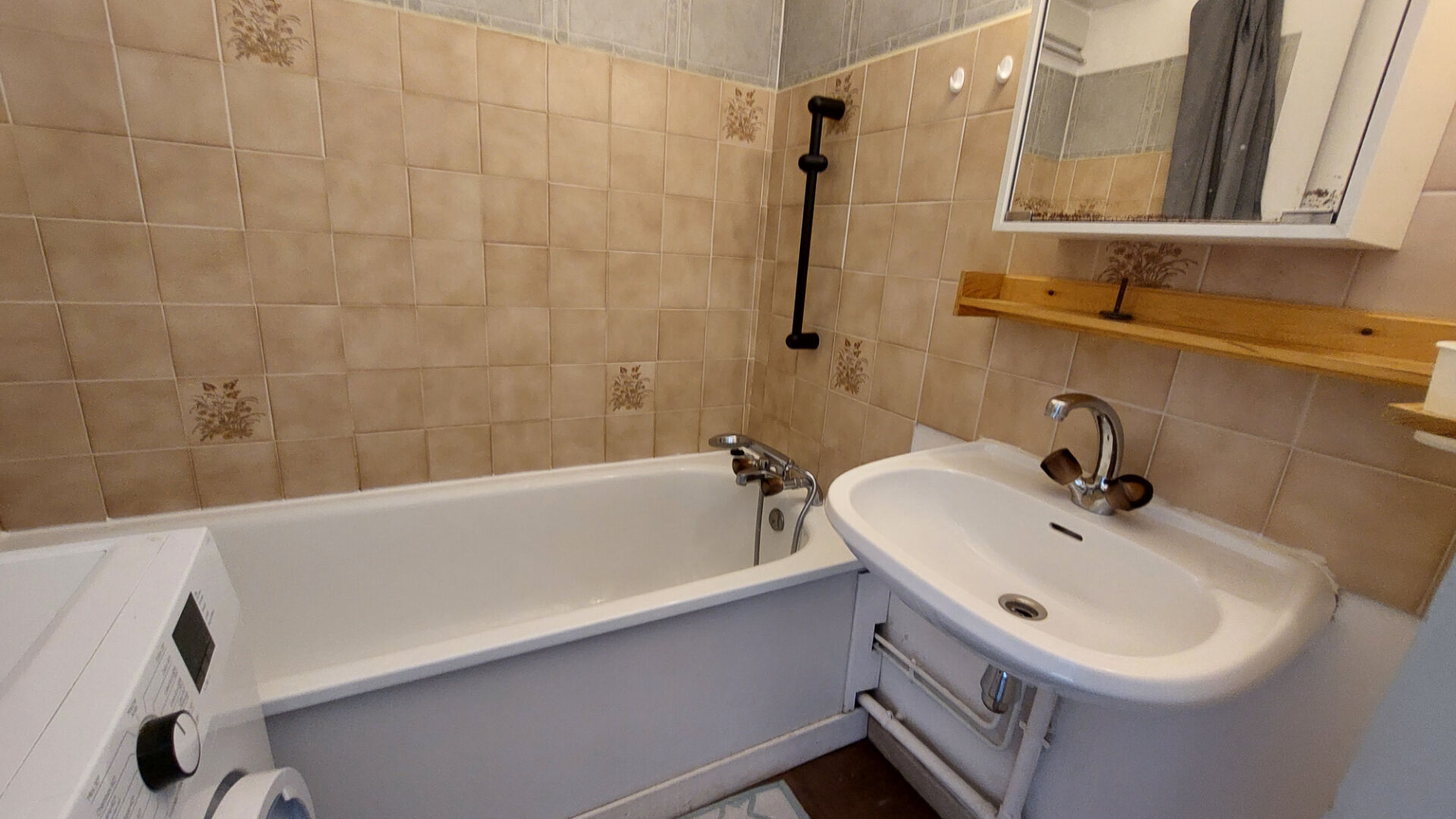 Photo ARECHES . T2 AVEC GARAGE image 5/6