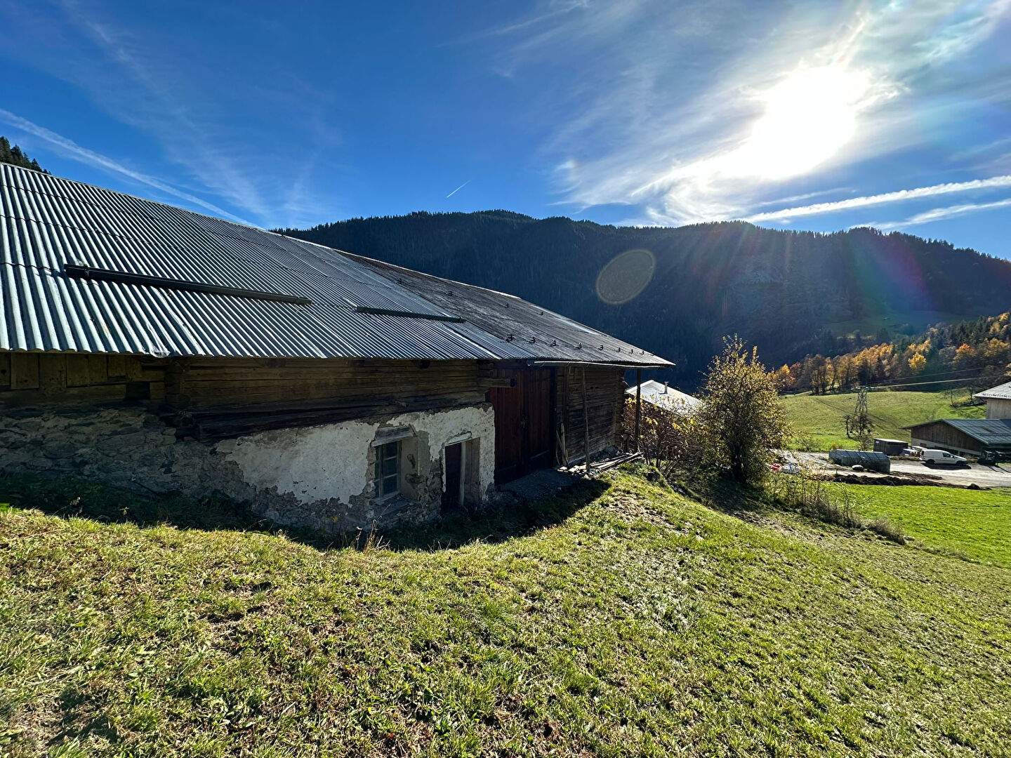 Photo Ancienne grange typique Beaufortaine image 2/6