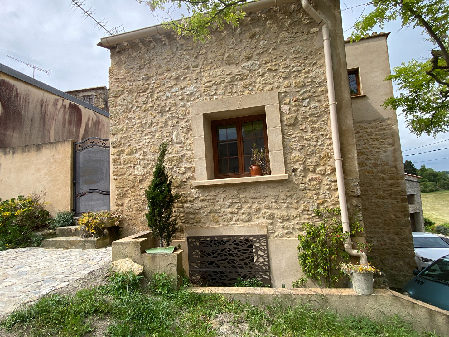 Maison rénovée avec 4 chambres, terrasse