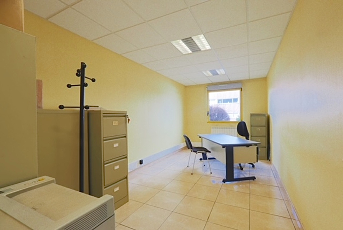Photo Bureaux Arbent 400 m2 image 3/6