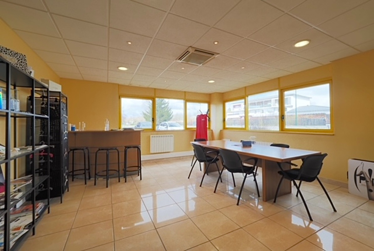 Photo Bureaux Arbent 400 m2 image 4/6